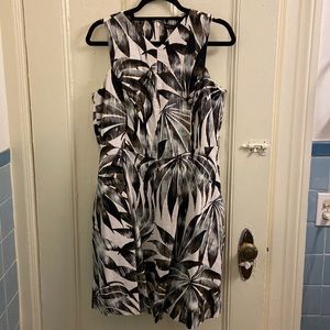 White House Black Market size 16 plant pattern dress